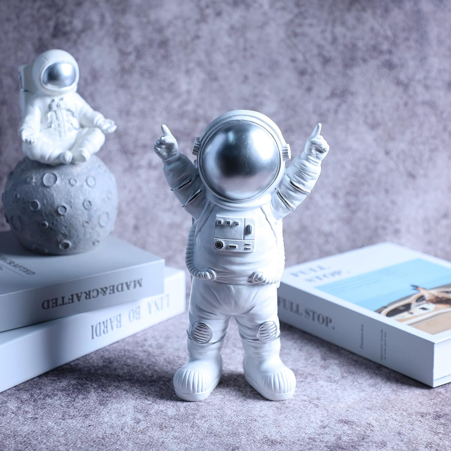 Colias Wing Astronaut Statues Sculpture Figurine Ornament Home Arts and Crafts Desktop Accessories Tabletop Decoration-Stand