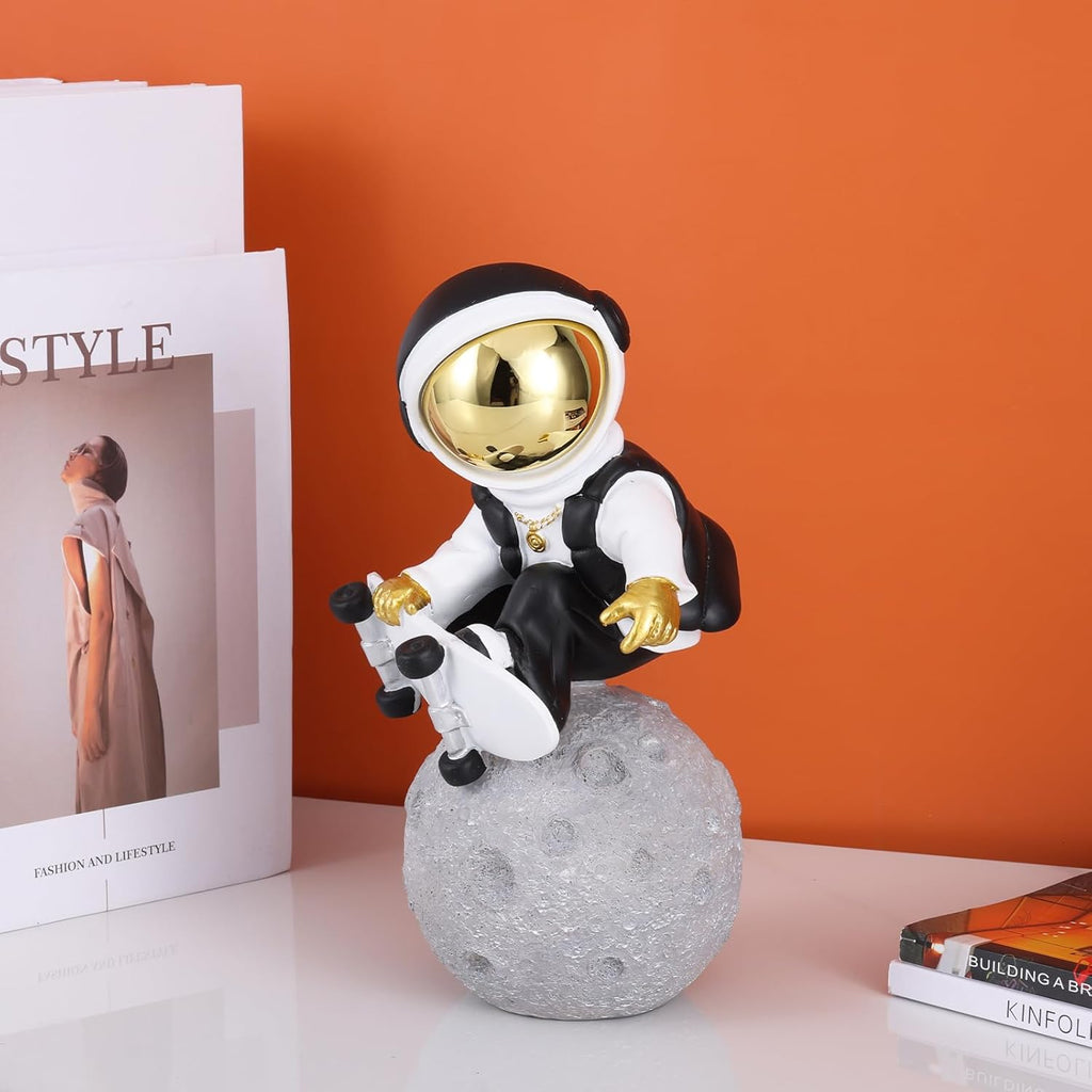 LCCCK Astronaut Figurine Spaceman Sculpture Black Gold Astronaut Statue Child Gifts Ornament Room Decor for Men,Home and Crafts Desktop Accessories Tabletop Decoration, Living Room, Office, Bookshelf