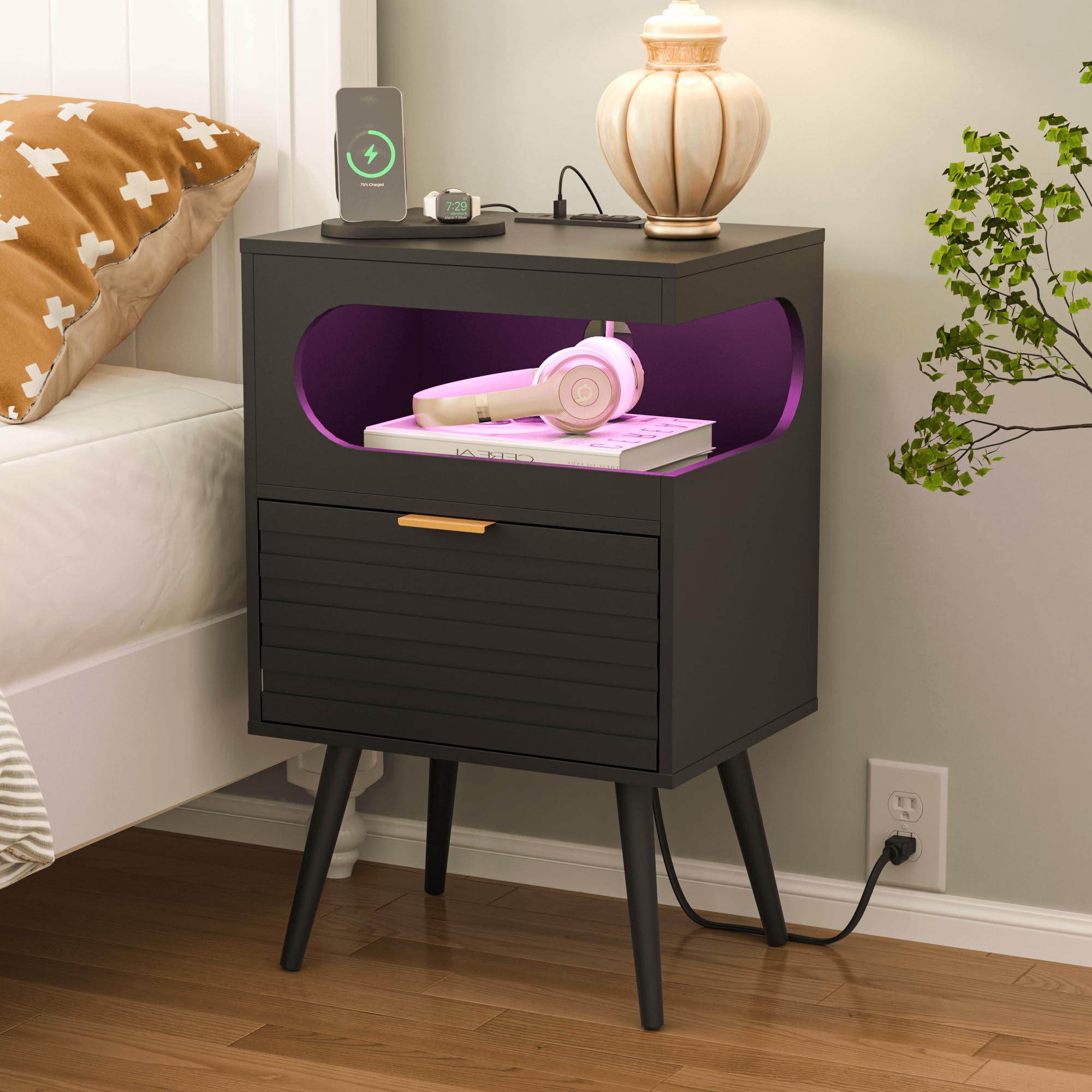 Veegle Nightstand,Modern Bedside Table with Storage Drawer and Open Wood Shelf, Accent Night Stand with Solid Wood Legs for Living Room, Bedroom and Small Spaces,Easy Assembly (Black)
