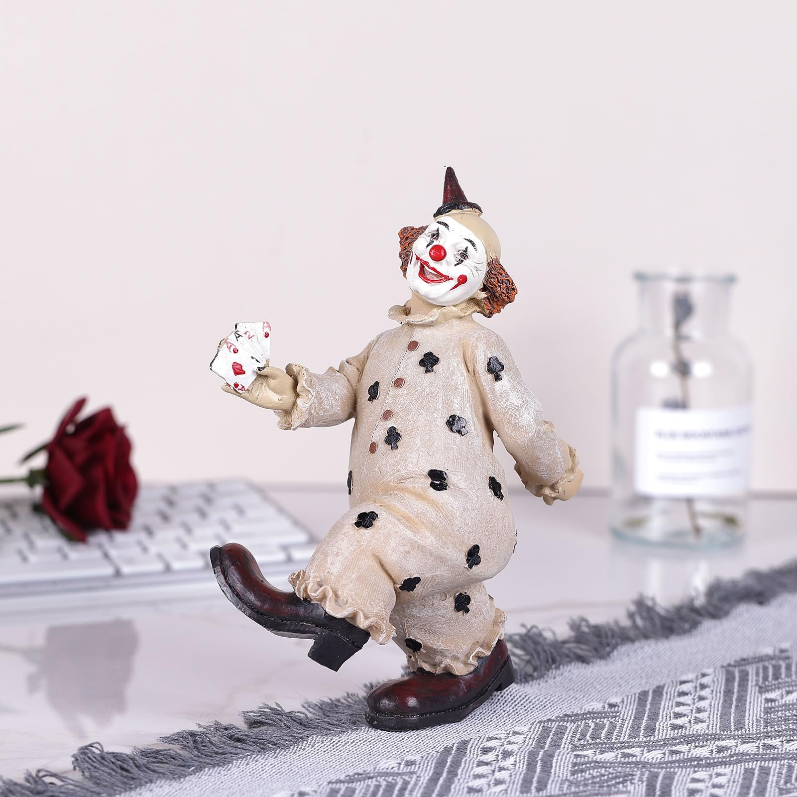 orenm Creative Clown Circus Statues,Interesting Home Decor Resin Sculpture,Handmade Crafts Collectible Art Figures Decor Ornament,Christmas,Parties and Events Desktop Decor (Balloon)