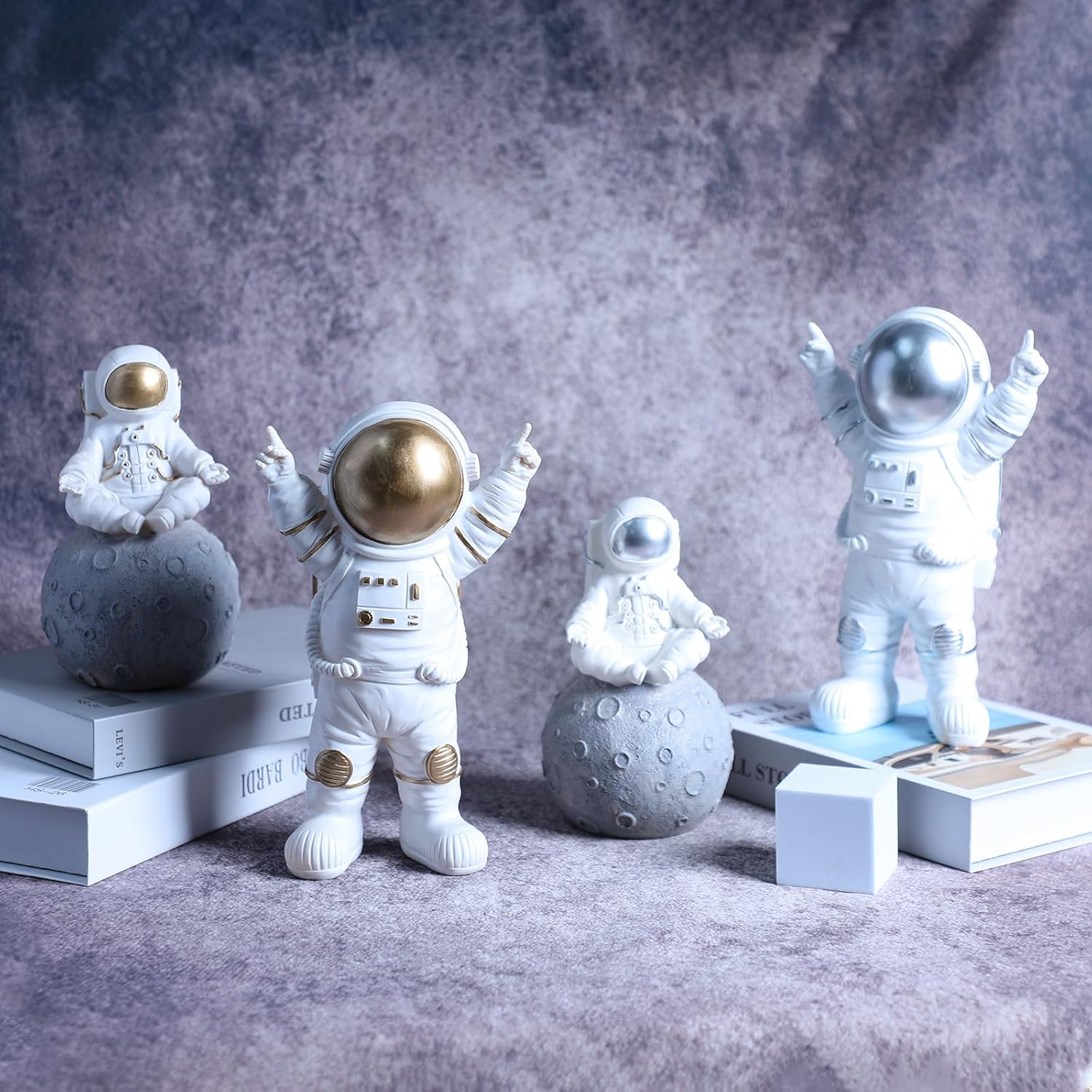 Colias Wing Astronaut Statues Sculpture Figurine Ornament Home Arts and Crafts Desktop Accessories Tabletop Decoration-Stand