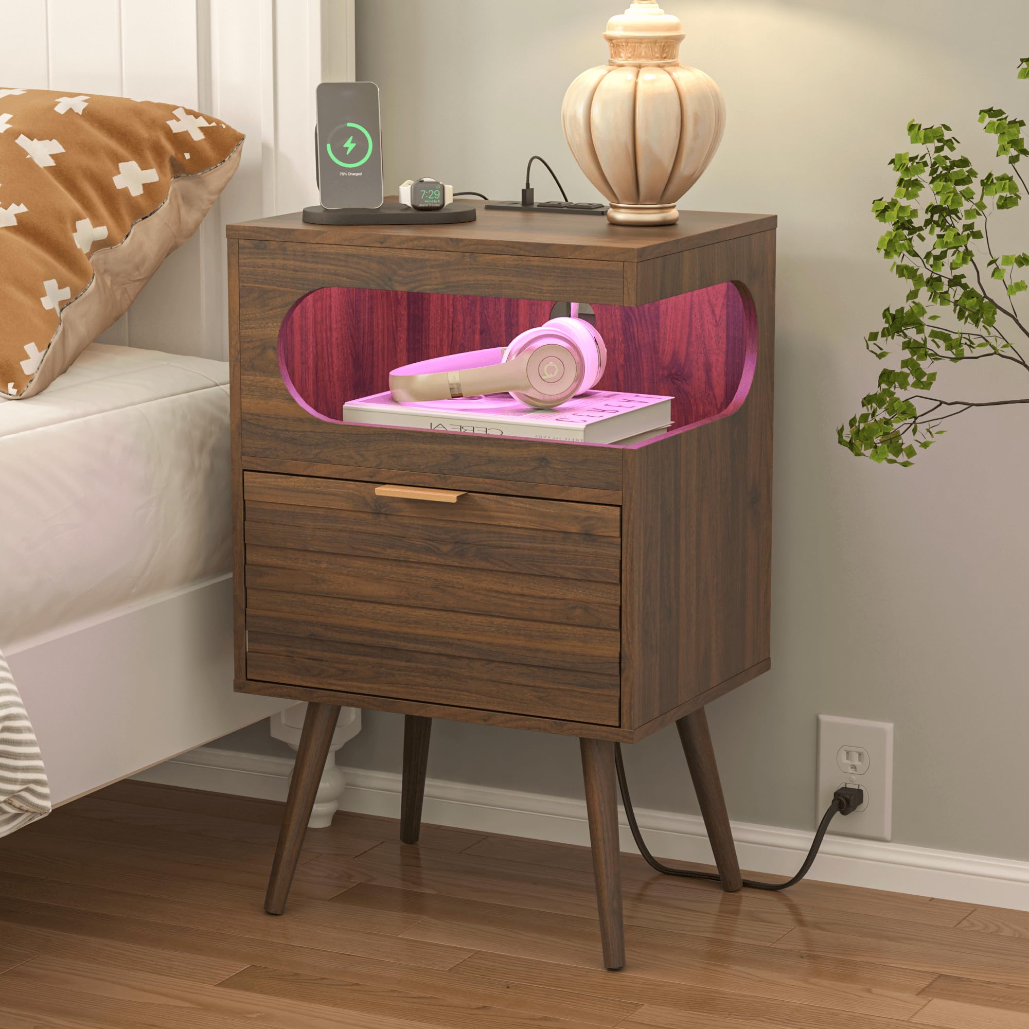 Veegle Nightstand,Modern Bedside Table with Storage Drawer and Open Wood Shelf, Accent Night Stand with Solid Wood Legs for Living Room, Bedroom and Small Spaces,Easy Assembly (Black)